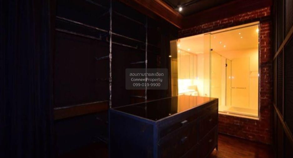 For rent 3 bedrooms condo in Khlong Toei, Bangkok