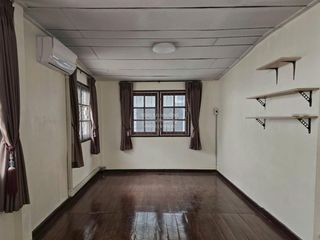 For rent 3 bedrooms house in Huai Khwang, Bangkok