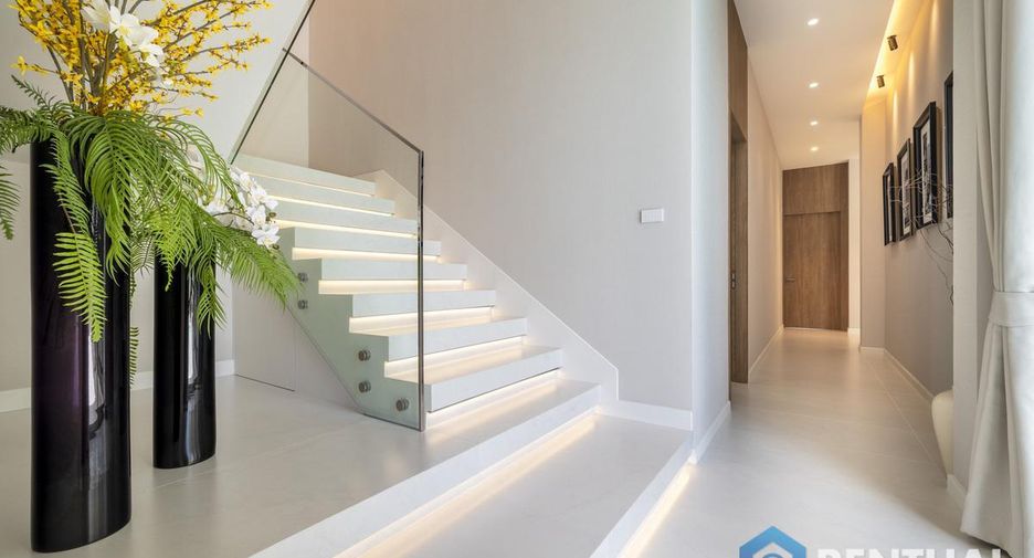 Villa en venta de 4 habitaciones en Bang Lamung, Chonburi