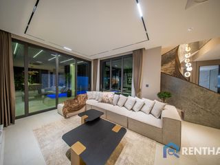 For sale 6 bedrooms villa in Jomtien, Pattaya