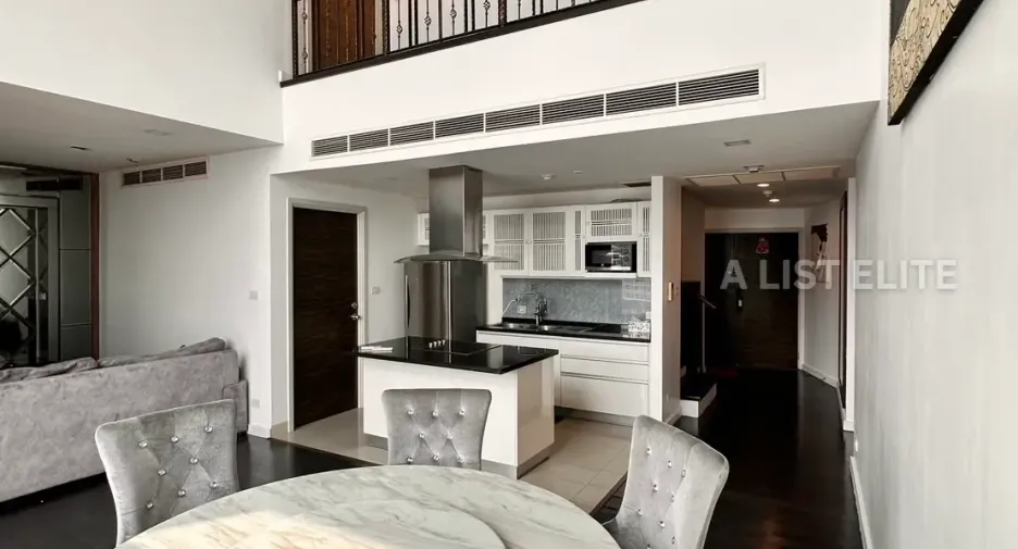 Wohnung zur Miete mit 3 Zimmer in Khlong San, Bangkok