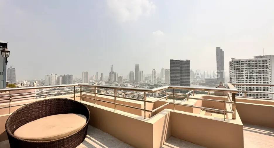 Wohnung zur Miete mit 3 Zimmer in Khlong San, Bangkok