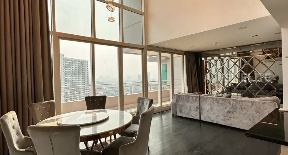 Wohnung zur Miete mit 3 Zimmer in Khlong San, Bangkok