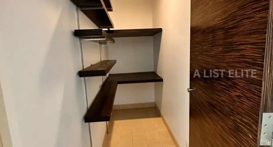 Wohnung zur Miete mit 3 Zimmer in Khlong San, Bangkok