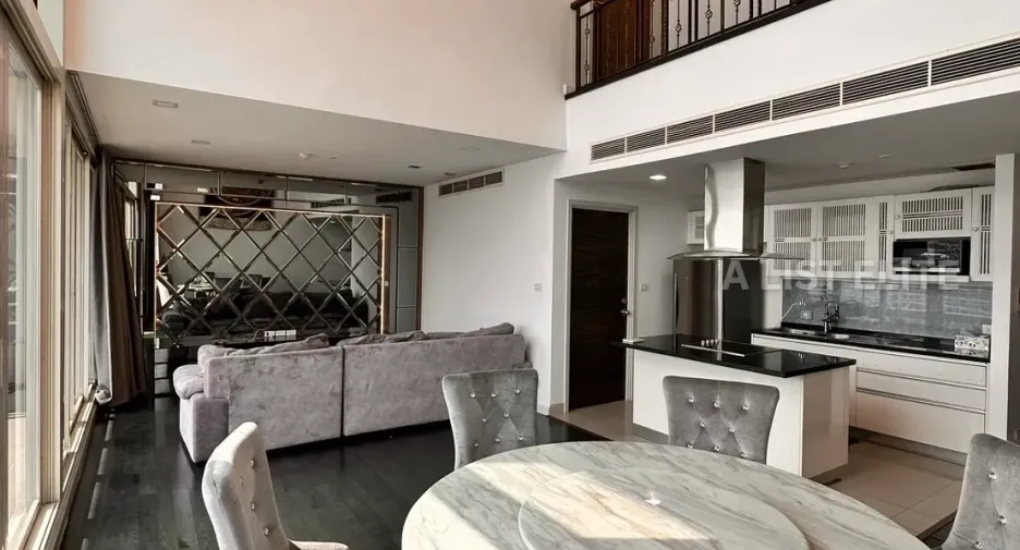Wohnung zur Miete mit 3 Zimmer in Khlong San, Bangkok