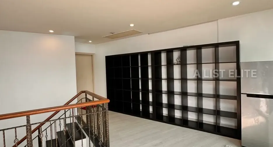 Wohnung zur Miete mit 3 Zimmer in Khlong San, Bangkok