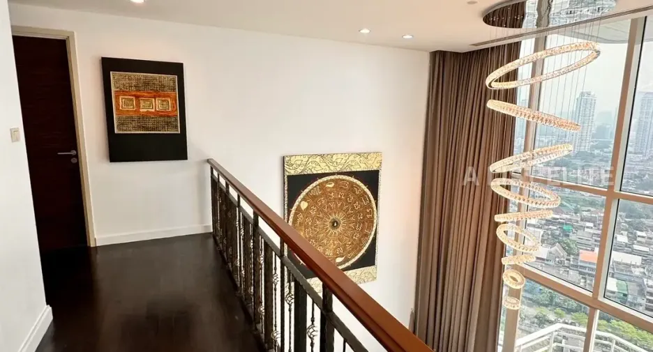 Wohnung zur Miete mit 3 Zimmer in Khlong San, Bangkok