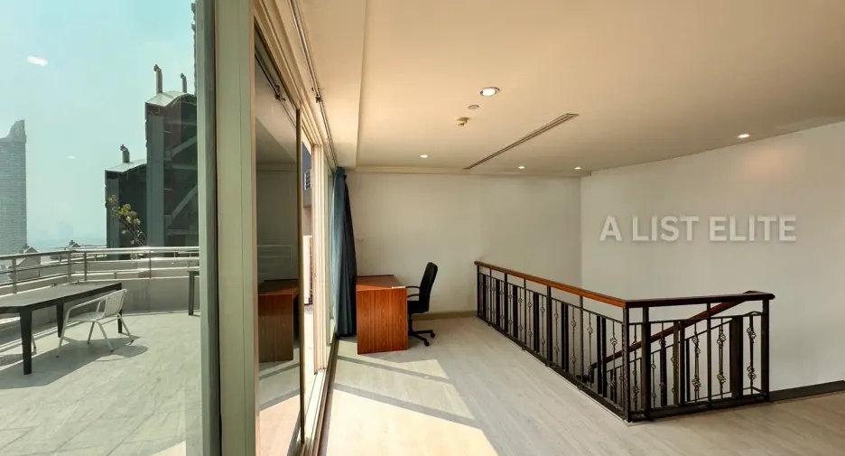 Wohnung zur Miete mit 3 Zimmer in Khlong San, Bangkok