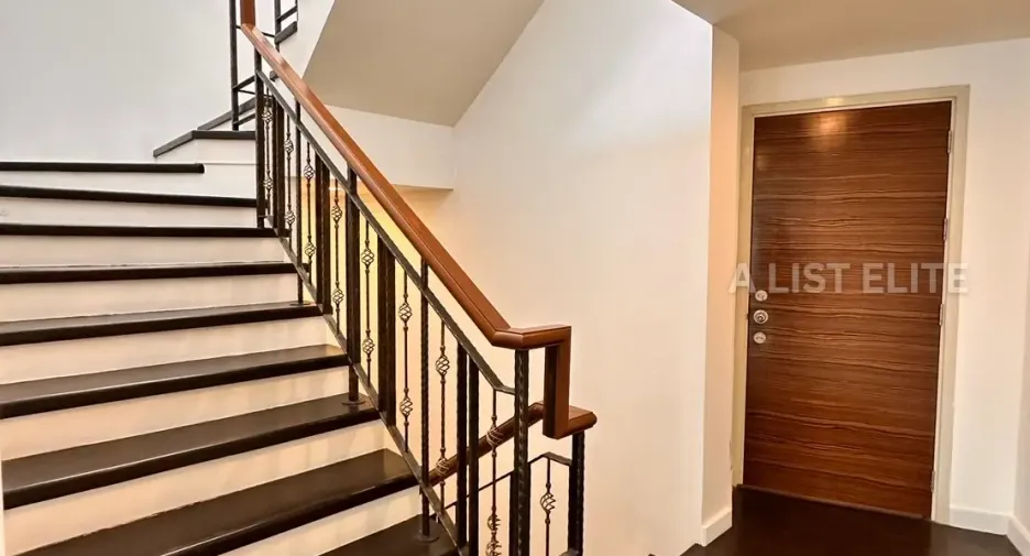 Wohnung zur Miete mit 3 Zimmer in Khlong San, Bangkok
