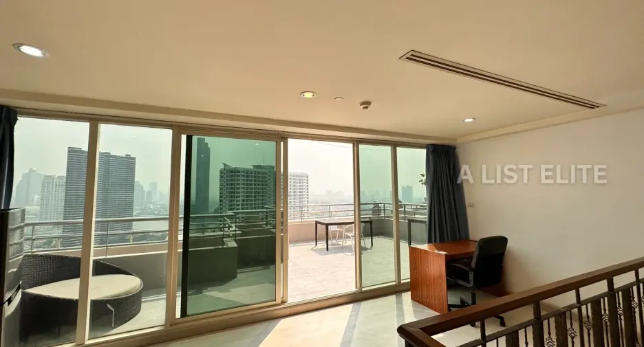 Wohnung zur Miete mit 3 Zimmer in Khlong San, Bangkok