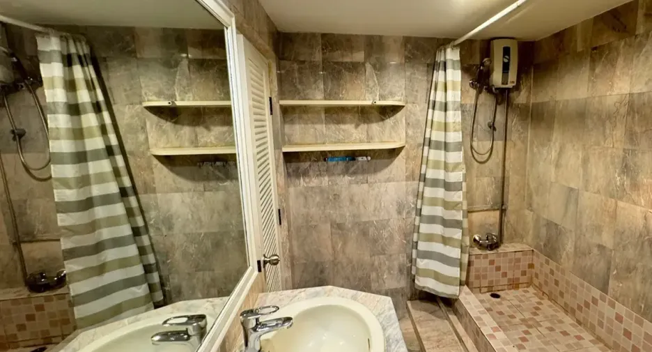 For rent and for sale 1 bed condo in Khlong Toei, Bangkok