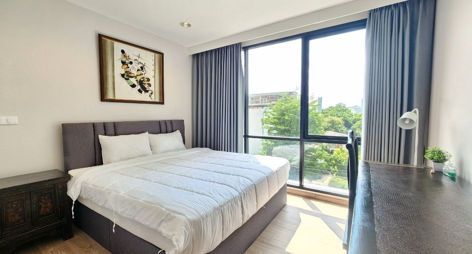 For rent 4 bedrooms condo in Sathon, Bangkok
