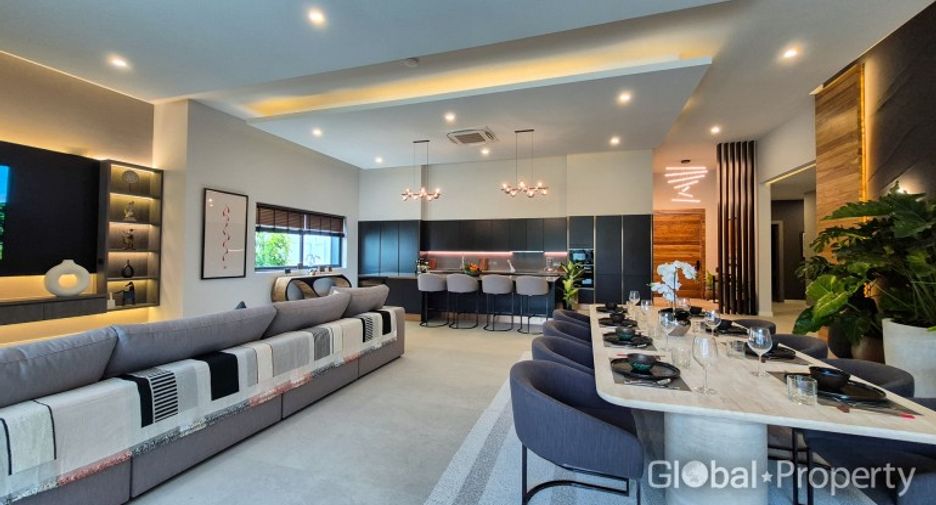 For sale 5 ベッドルーム house in Bang Lamung, Chonburi