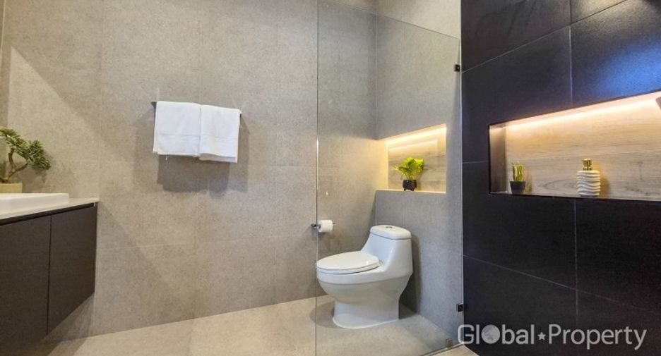 For sale 5 ベッドルーム house in Bang Lamung, Chonburi