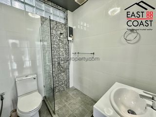 Casa en venta y en alquiler de 2 habitaciones en Bang Saray, Pattaya