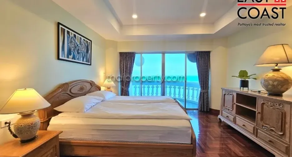 For rent 3 bedrooms condo in Bang Lamung, Chonburi