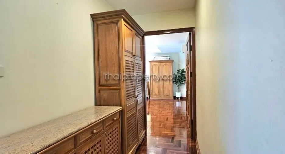 For rent 3 bedrooms condo in Bang Lamung, Chonburi