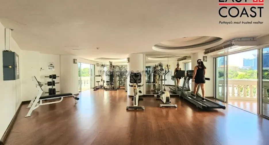 For rent 3 bedrooms condo in Bang Lamung, Chonburi