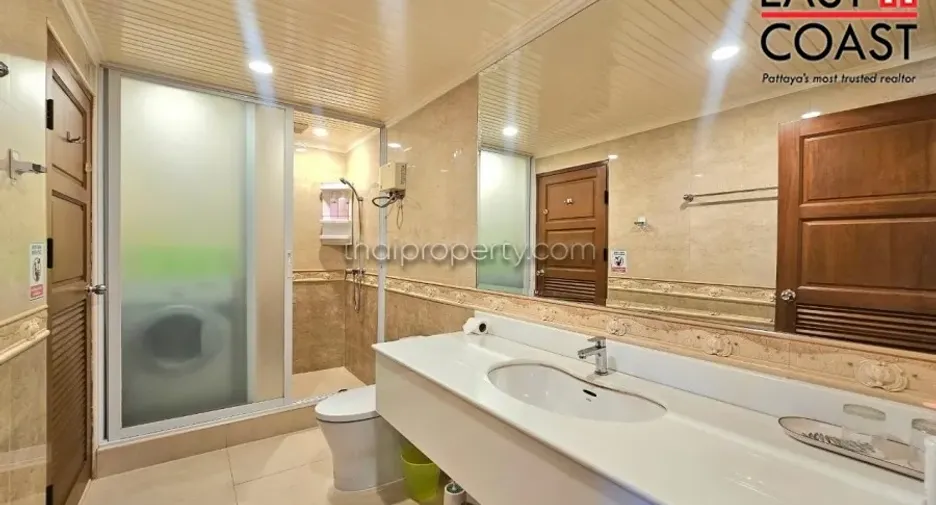 For rent 3 bedrooms condo in Bang Lamung, Chonburi