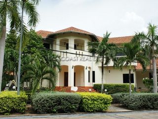 Haus zur Miete mit 4 Zimmer in Bang Lamung, Chonburi