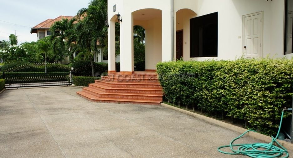 For rent 4 bedrooms house in East Pattaya, Pattaya