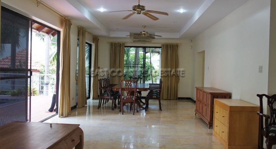 For rent 4 bedrooms house in East Pattaya, Pattaya
