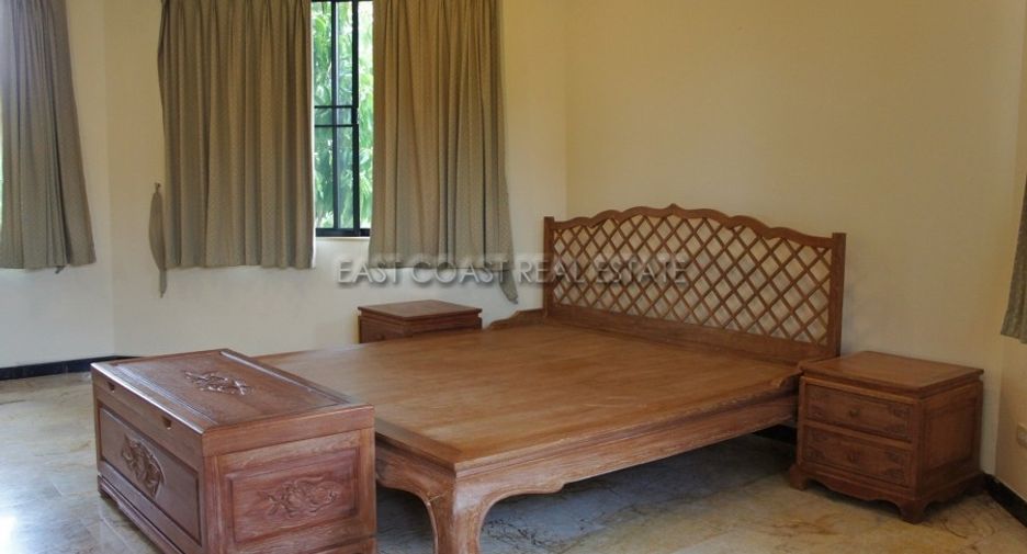 For rent 4 bedrooms house in East Pattaya, Pattaya