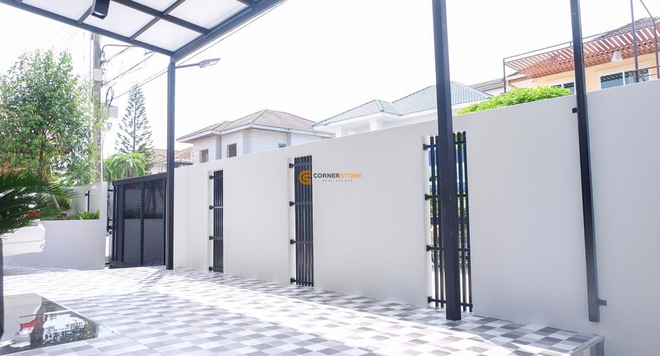 Casa en alquiler de 4 habitaciones en Bang Lamung, Chonburi