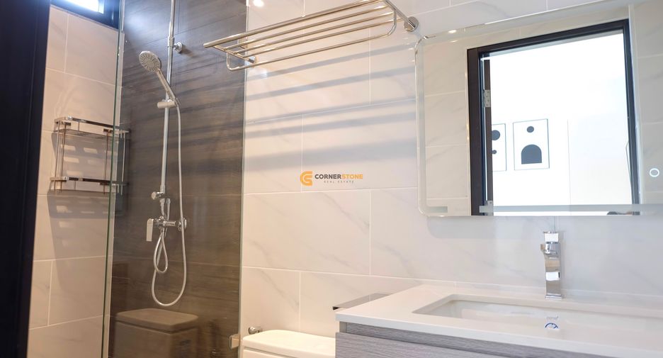 Casa en alquiler de 4 habitaciones en Bang Lamung, Chonburi
