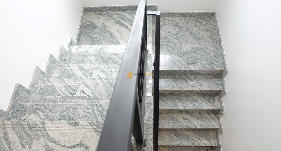 Casa en alquiler de 4 habitaciones en Bang Lamung, Chonburi