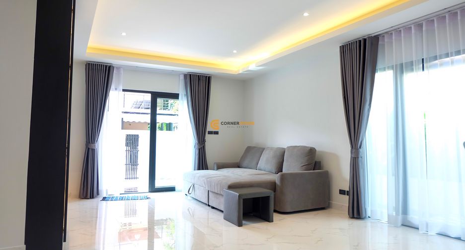 Casa en alquiler de 4 habitaciones en Bang Lamung, Chonburi