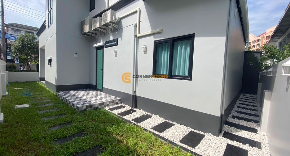 Casa en alquiler de 4 habitaciones en Bang Lamung, Chonburi