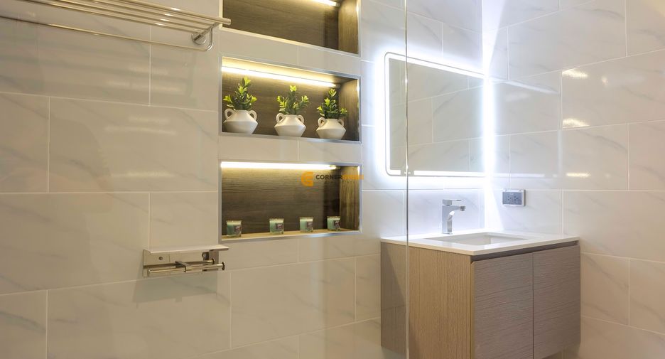 Casa en alquiler de 4 habitaciones en Bang Lamung, Chonburi