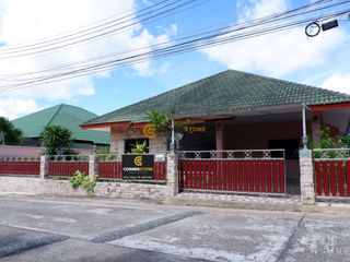 Haus zur Miete und zum Kauf mit 3 Zimmer in Bang Lamung, Chonburi