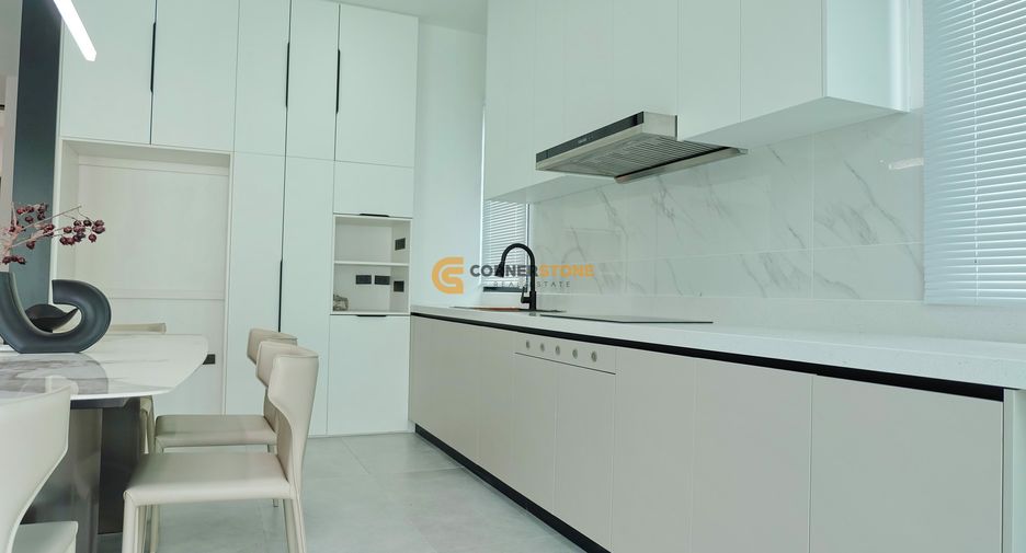 Casa en venta de 5 habitaciones en Bang Lamung, Chonburi