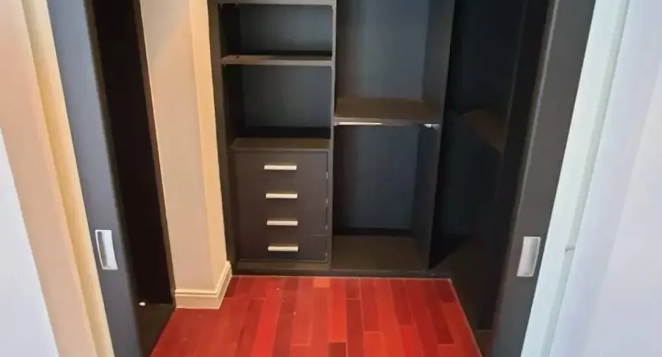 For rent 3 bedrooms condo in Pathum Wan, Bangkok