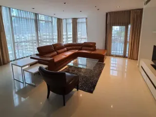 À louer 3 chambres condo à Pathum Wan, Bangkok