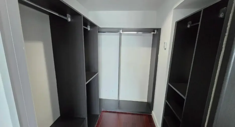 For rent 3 bedrooms condo in Pathum Wan, Bangkok