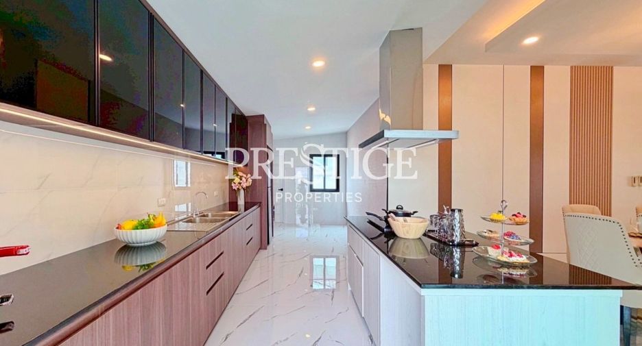 For sale 3 bedrooms house in East Pattaya, Pattaya
