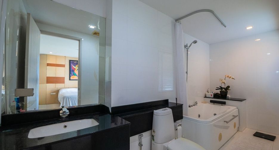 For sale 3 bedrooms condo in South Pattaya, Pattaya