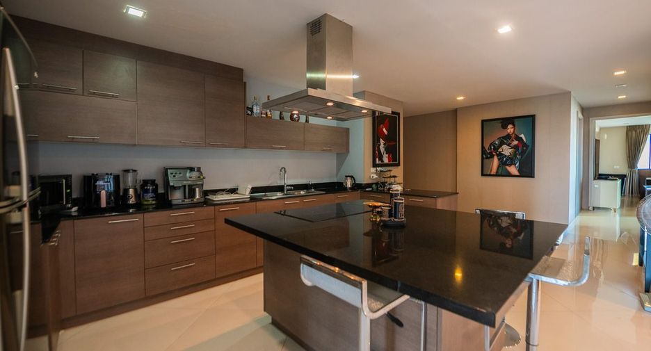 For sale 3 bedrooms condo in South Pattaya, Pattaya