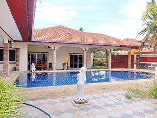 For rent and for sale 4 bedrooms house in Bang Lamung, Chonburi