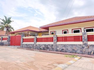 For rent and for sale 4 bedrooms house in Bang Lamung, Chonburi