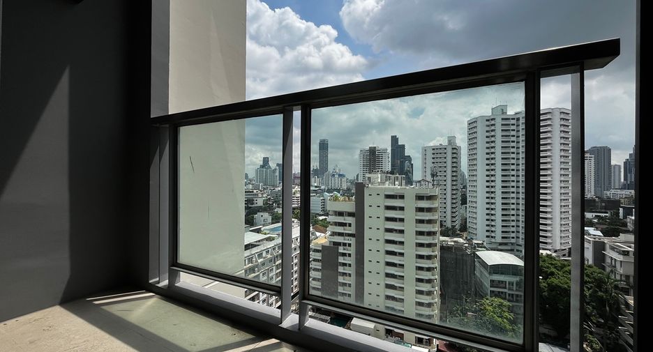 For sale 1 bed condo in Watthana, Bangkok