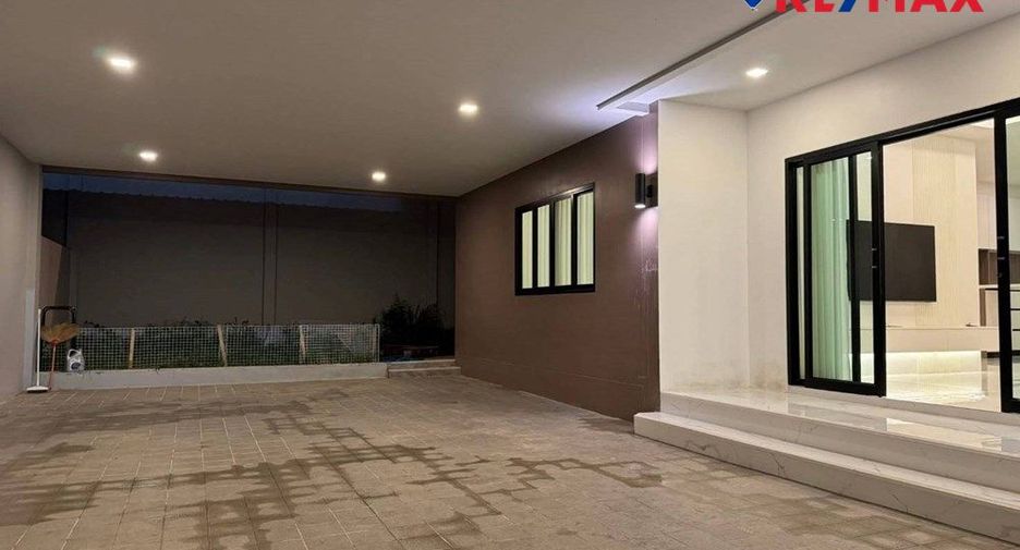 For rent 5 bedrooms house in East Pattaya, Pattaya