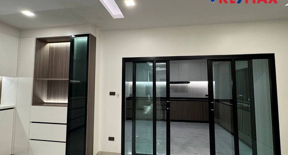 For rent 5 bedrooms house in East Pattaya, Pattaya