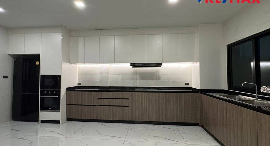 For rent 5 bedrooms house in East Pattaya, Pattaya