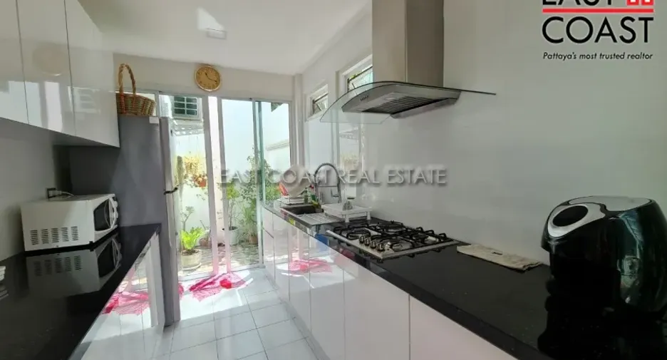 For rent and for sale 3 bedrooms house in Bang Lamung, Chonburi
