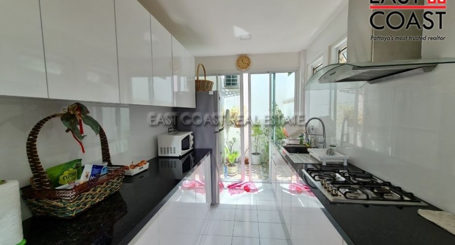 For sale そして for rent 3 ベッドルーム house in Bang Lamung, Chonburi