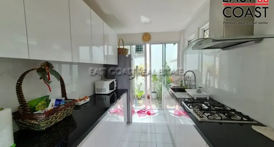 For rent and for sale 3 bedrooms house in Bang Lamung, Chonburi